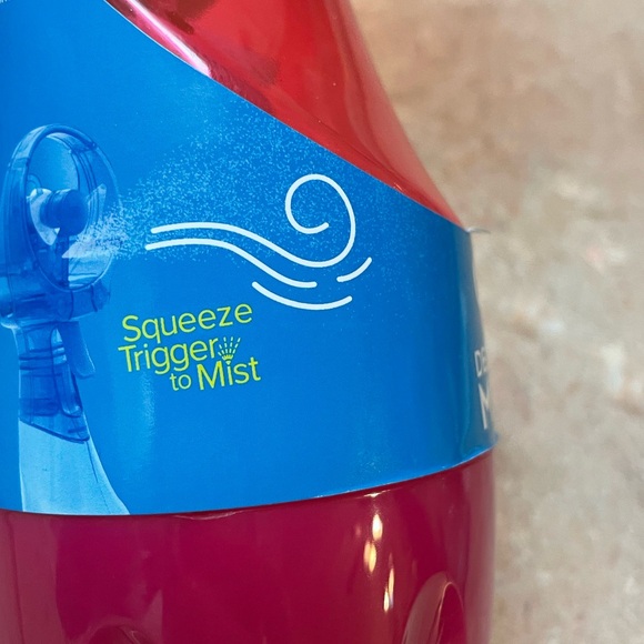 O2COOL 2.75-in 3-Volt 1-Speed Outdoor Red Misting Personal Fan - Picture 3 of 7